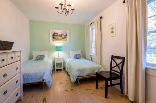 150 Barcliff Ave, Chatham MA 02633-1904 exterior