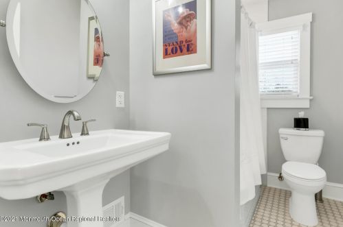 72 Rumson Rd, Little Silver NJ 07739-1332 exterior