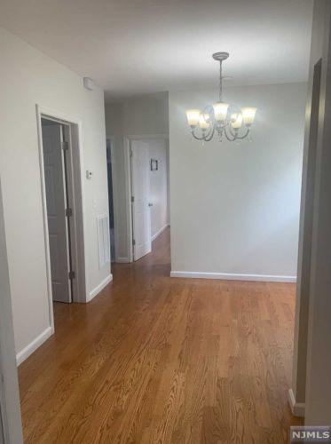 542 Davis Ave, Kearny NJ  07032-3627 exterior