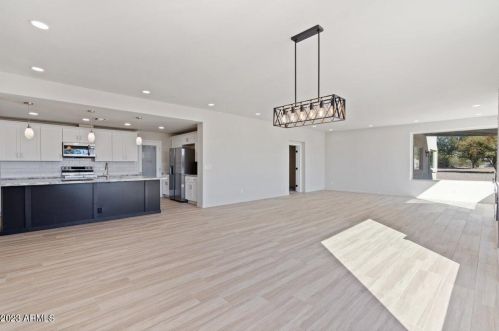 39068 15th Ave, Phoenix AZ 85086-7226 exterior