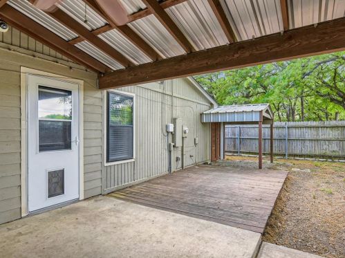 7032 Greenview Cir, Fort Worth TX 76120-1343 exterior