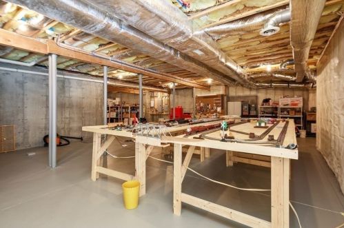 28 Raynor Dr, Hingham MA 02043-4882 exterior