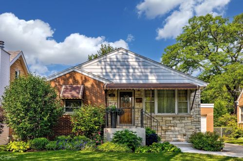 8312 Oketo Ave, Niles, IL 60714-2516