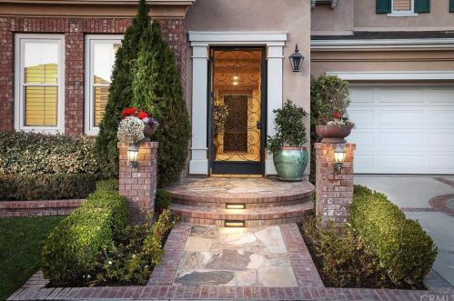 17 Buellton, Irvine CA 92602-2032 exterior