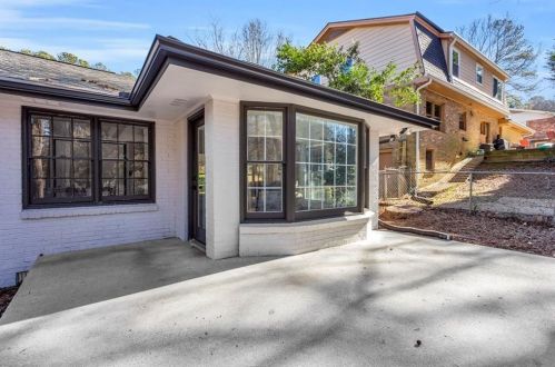 2022 Deren Way, Atlanta GA  30345-3710 exterior