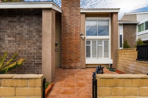 6 Palamedes, Irvine CA 92604-1930 exterior