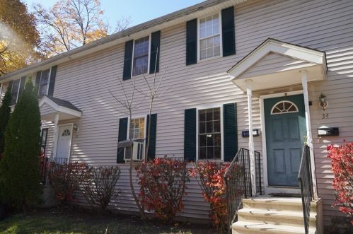 34 Rodney St, Worcester, MA 01605-2822