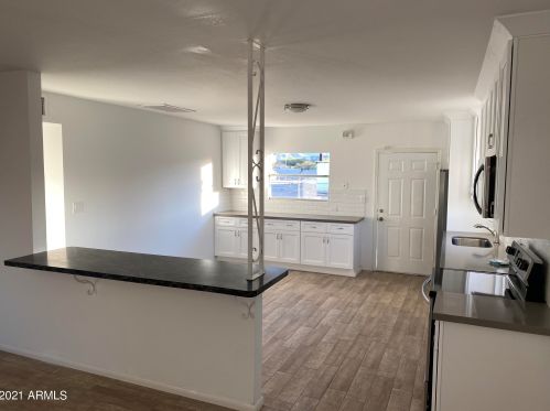 2707 Atlanta Ave, Phoenix AZ 85040-2709 exterior