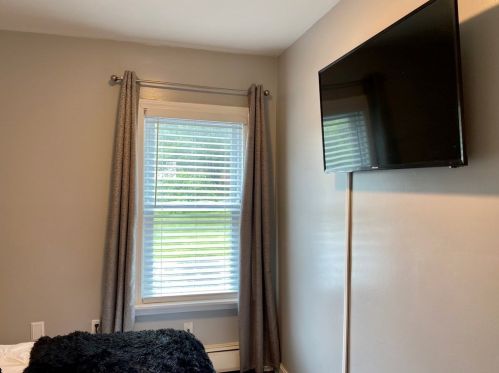 1070 Somerset Ave, Taunton MA 02780-4622 exterior