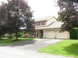 359 Hillview Dr, Nazareth, PA 18064-8540