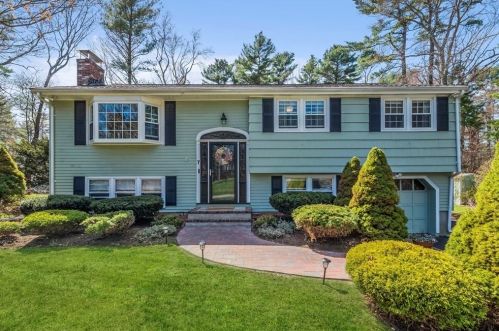 7 Old Coach Rd, Norfolk, MA 02056-1644