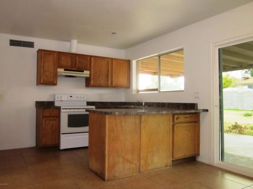 3813 Charter Oak Rd, Phoenix AZ 85032-7471 exterior