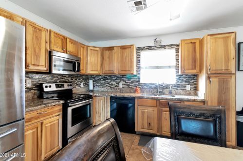 1415 Cinnabar Ave, Phoenix, AZ 85020-1819