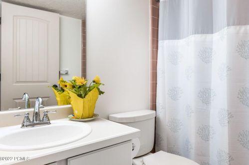 3073 Fawn Dr, Park City UT 84098-5368 exterior