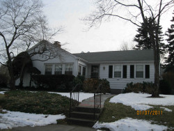 103 Fessenden St, Newton, MA 02460-1119