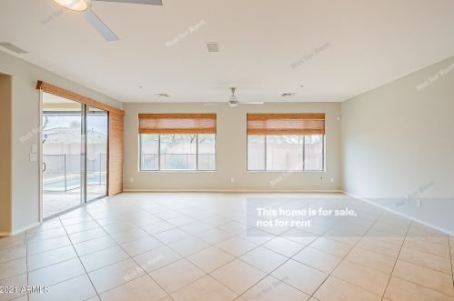 1823 Eastman Dr, Phoenix AZ 85086-1503 exterior