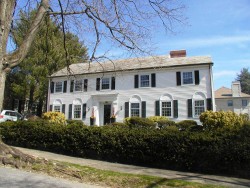 40 Pickwick Rd, Newton, MA 02465-2819