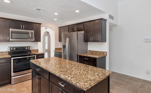 15221 5th St, Phoenix AZ  85022-3687 exterior