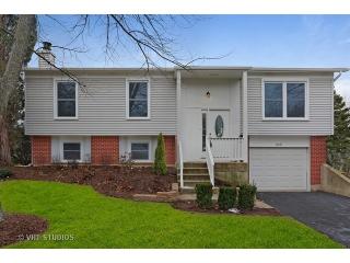 345 Ashbury Ave, Lemont, IL 60440-2101