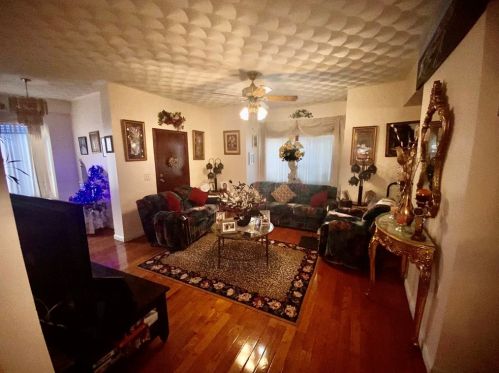 68 Foster St, Fall River MA 02721-2774 exterior