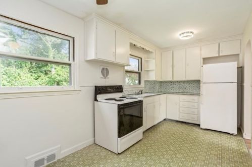 218 Western Cir, Montgomery MA 01085-3423 exterior