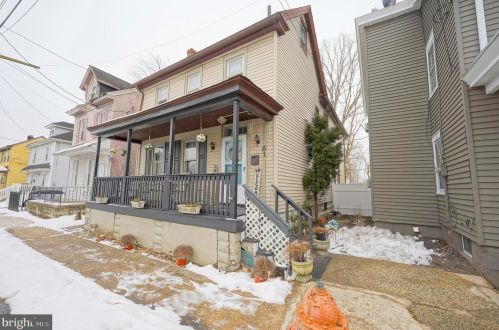 61 Barber Ave, West Deptford NJ 08096-2832 exterior