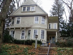150 Newtonville Ave, Newton, MA 02458-1830