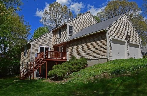 825 Commercial St, Weymouth, MA 02189-1009