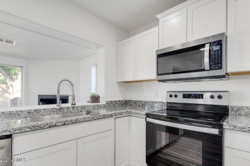 11219 41st Ave, Phoenix AZ  85029-3808 exterior