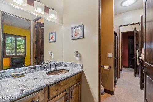 33807 4 Dr, Phoenix AZ 85045-0464 exterior