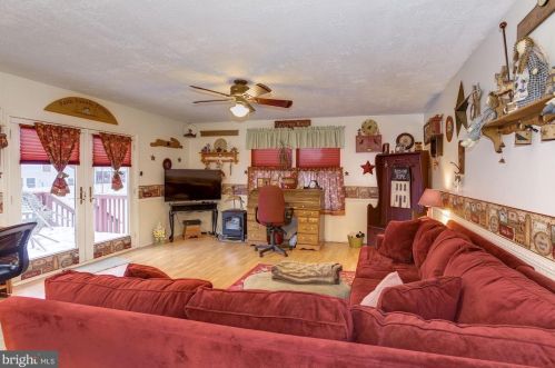 420 Pennsylvania Ave, West Deptford NJ 08063-1223 exterior