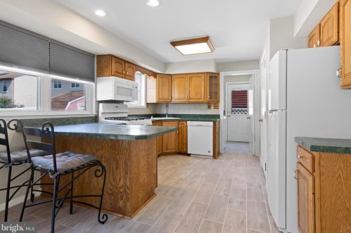 565 Salem Ave, West Deptford NJ 08096-3204 exterior