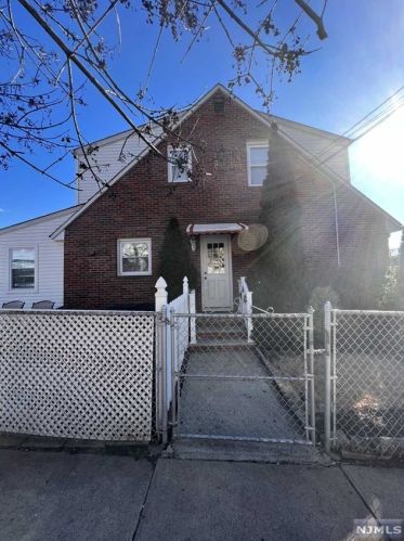 219 Bergen Ave, Kearny NJ  07032-3342 exterior
