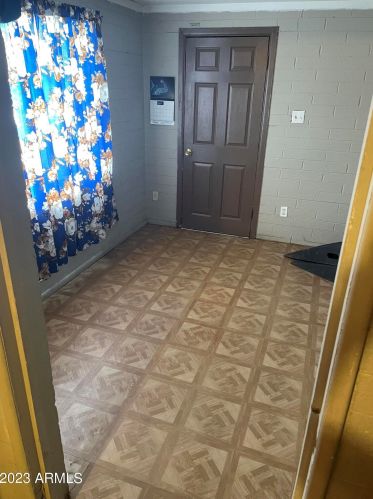 6408 Clarendon Ave, Phoenix AZ 85031-3142 exterior