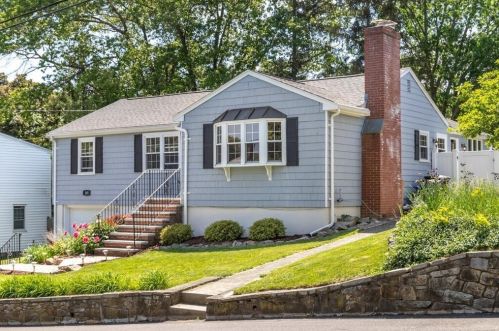 145 Plymouth Ave, Quincy, MA 02169-1115