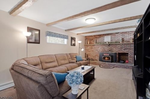 9 Lake Pochung Rd, Wantage NJ  07461-4027 exterior