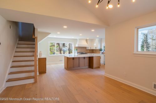 225 Silverside Ave, Little Silver NJ  07739-1752 exterior