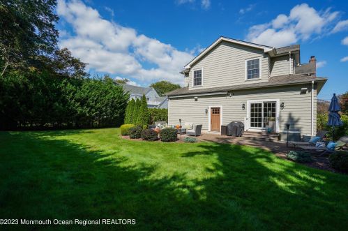 90 Lovett Ave, Little Silver NJ 07739-1403 exterior