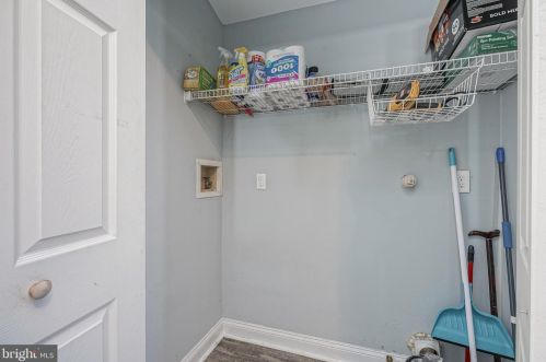 200 Delsea Dr, West Deptford NJ  08093-1221 exterior