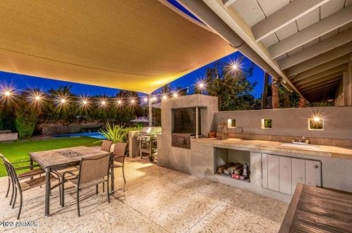 6849 2nd St, Phoenix AZ  85012-1005 exterior