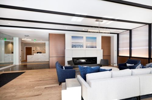 10 Shipyard Dr, Hingham MA 02043-1610 exterior