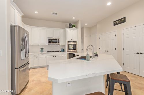 26518 51st Dr, Phoenix AZ  85083-1274 exterior