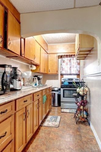 16 Harlow St, Worcester MA 01605-3321 exterior