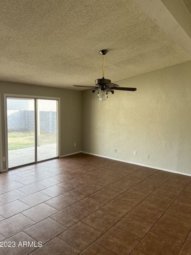 6743 Catalina Dr, Phoenix, AZ 85033-5633