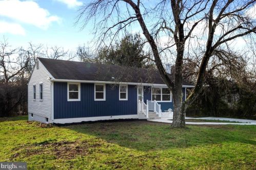 12 Brittany St, West Deptford NJ  08051-1458 exterior