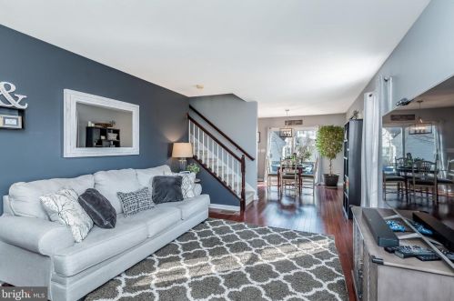 26 Sussex Dr, Carlisle PA 17013-1792 exterior