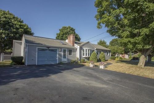 52 Winthrop St, Seekonk MA  02771-3723 exterior
