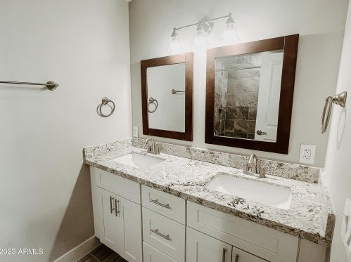 2221 27th St, Phoenix AZ 85008-4924 exterior