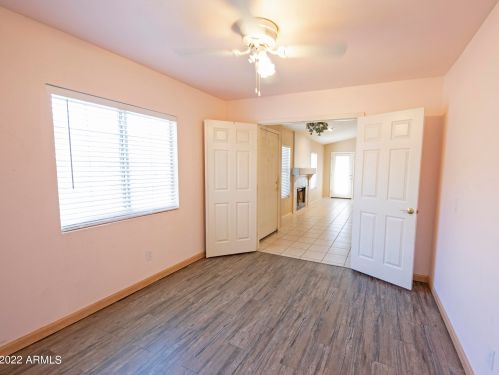 3047 Blackhawk Dr, Phoenix AZ 85050-4822 exterior