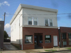 323 Watertown St, Newton, MA 02458-1322